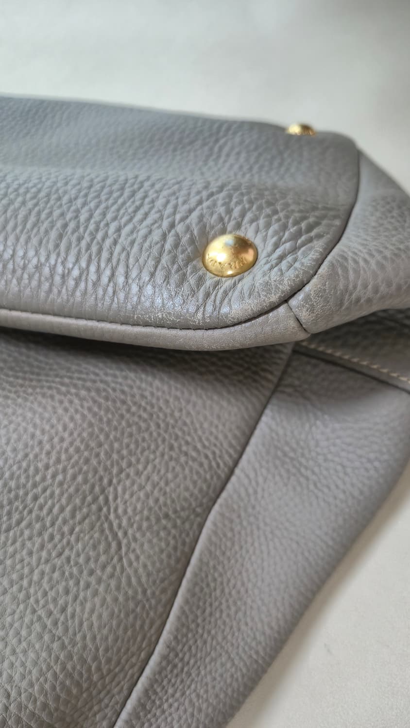 프라다 그레이 가죽 토트백 상품이미지3