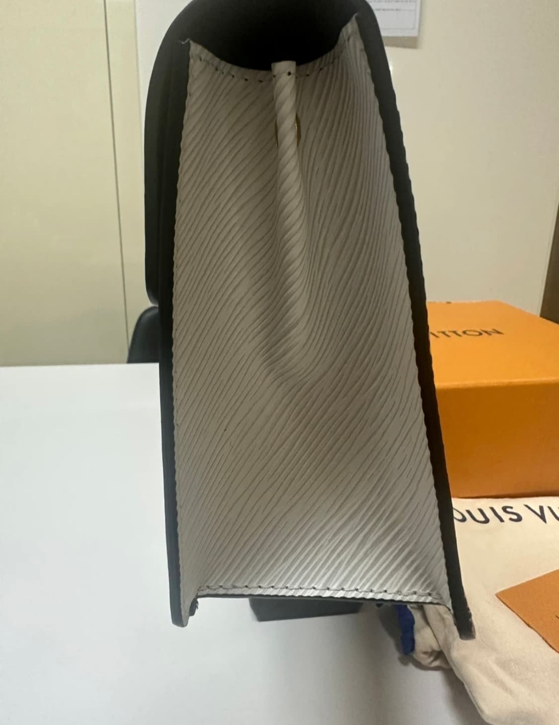 루이비통 스프링 스트리트 토트 숄더백 상품이미지2