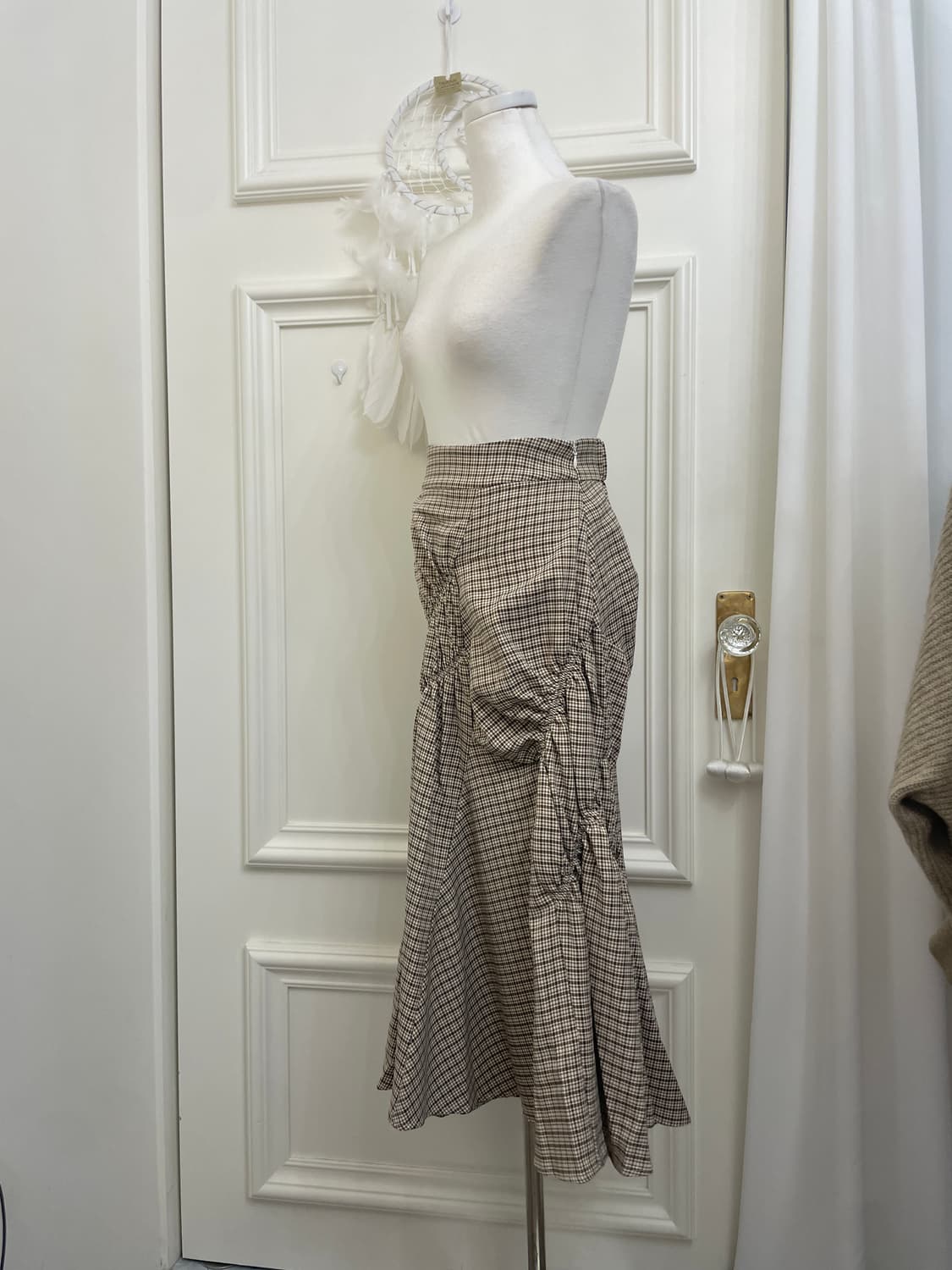 brown check shirring point banding long 상품이미지2