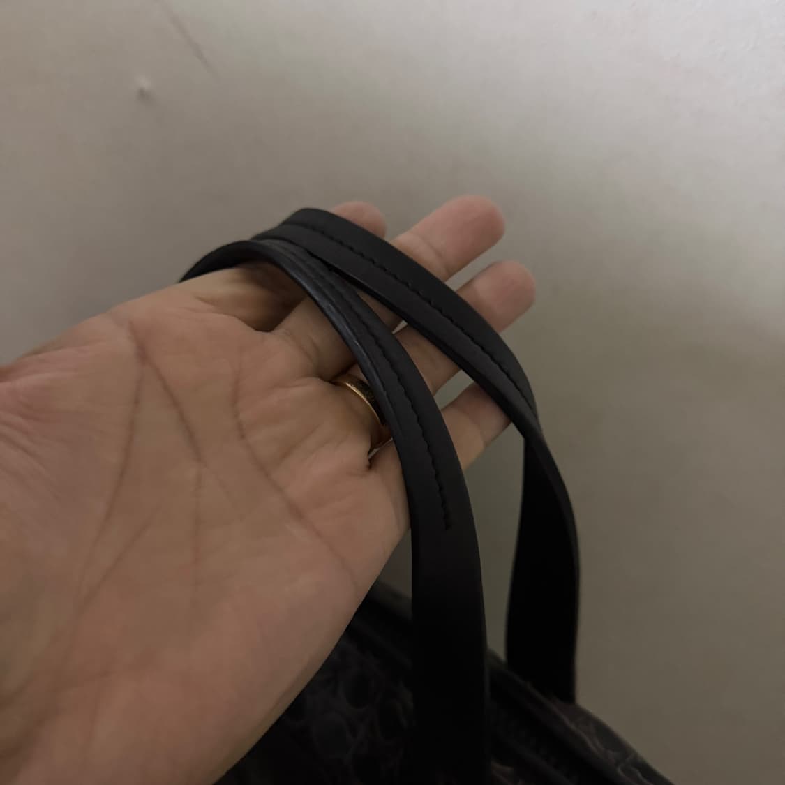 살바토레 페라가모 간치니 패턴 PVC 남성 토트백 상품이미지7