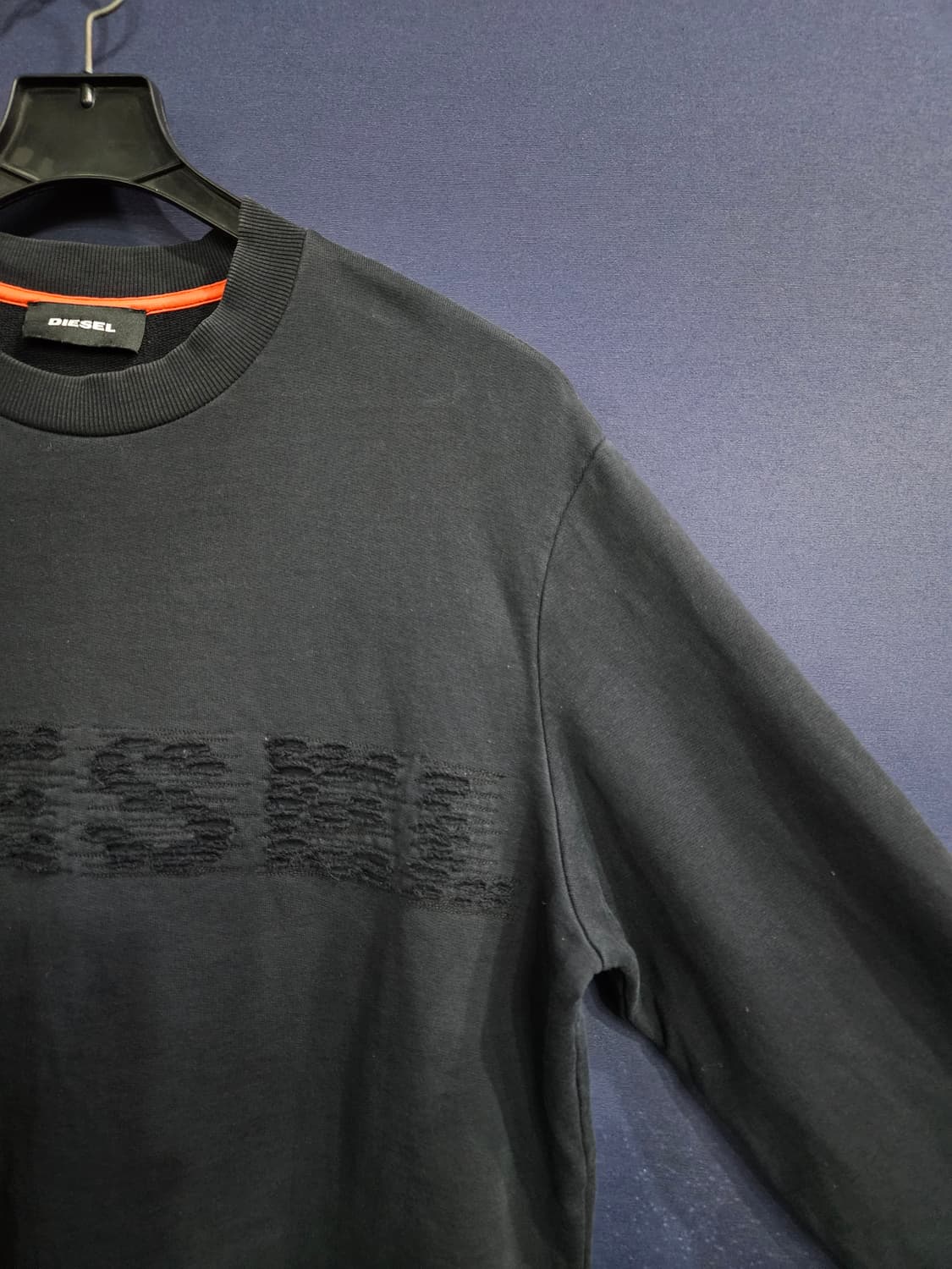 디젤 블랙컬러 남성 105 맨투맨  상품이미지4