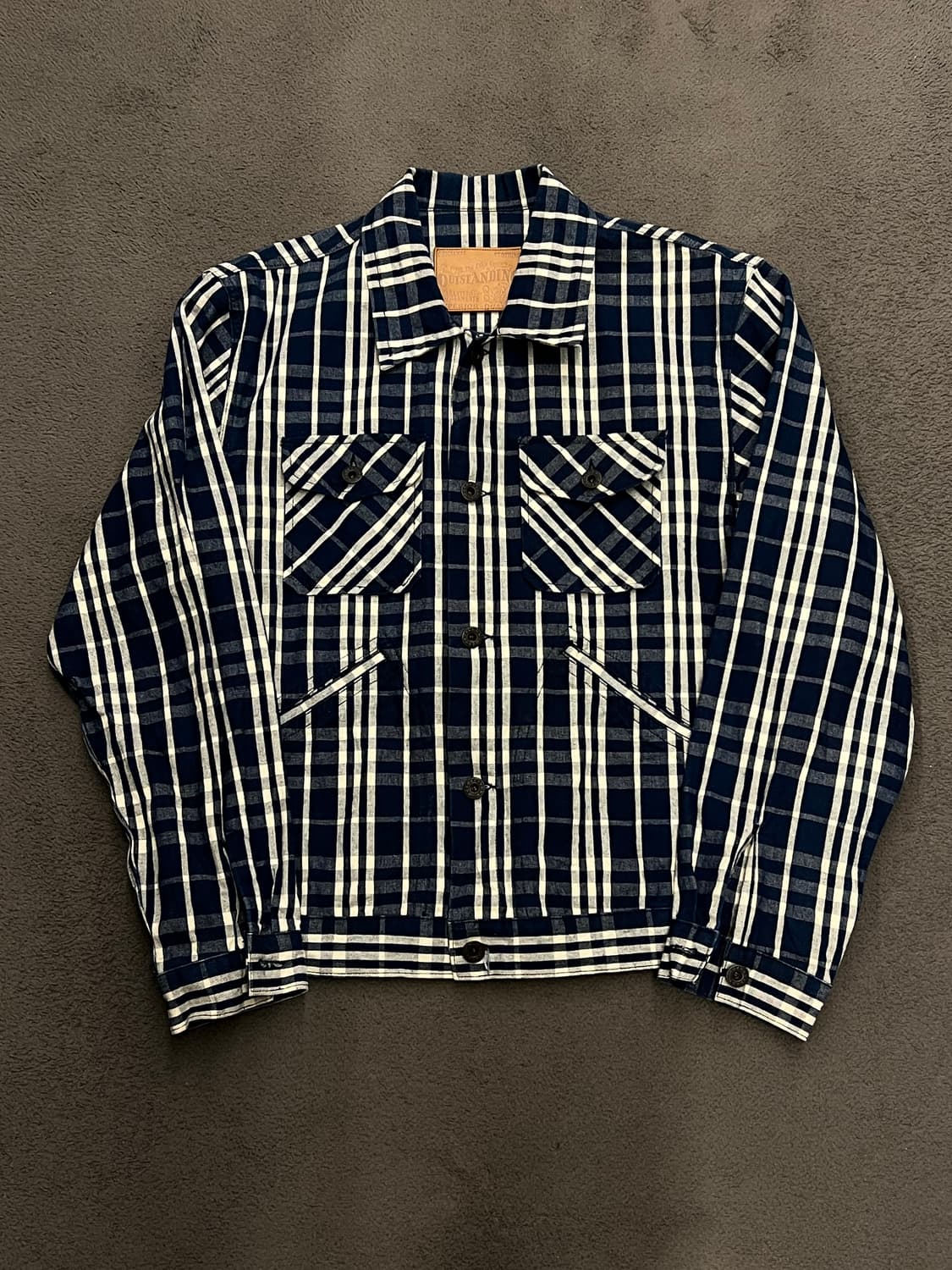 아웃스탠딩 체커 셔츠형 트러커 자켓 처분  상품이미지1