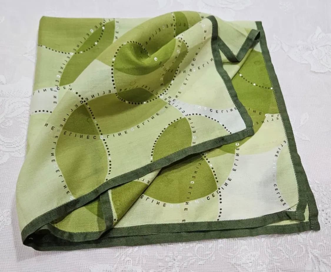 정품 셀린느(CELINE) 로고 올오버 손수건 상품이미지1