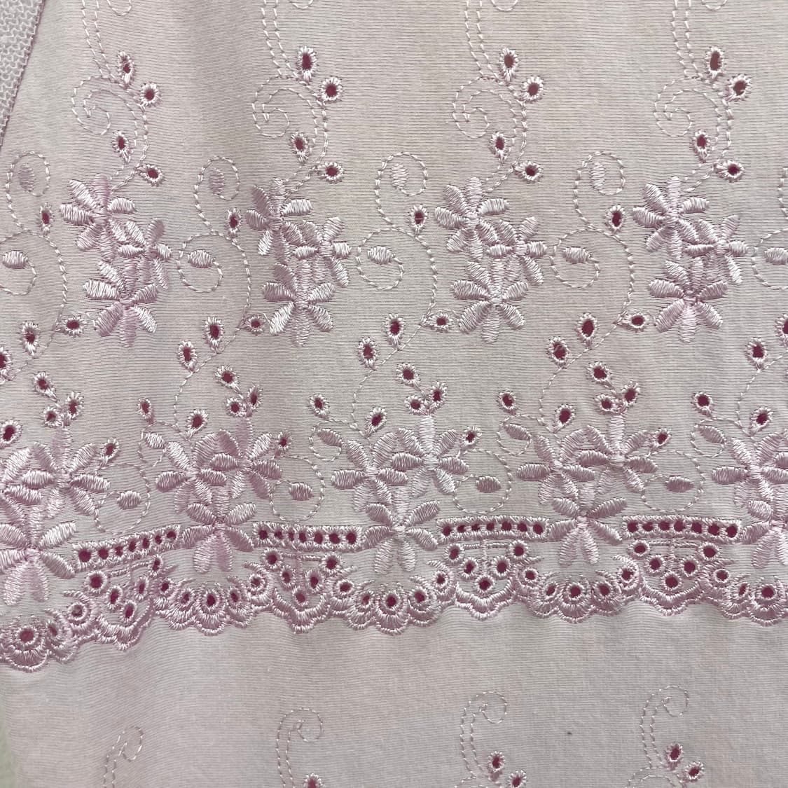 Lavender lace eyelet puff blouse 상품이미지3