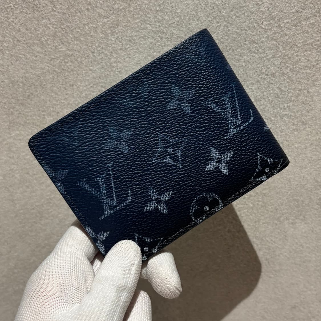 A+ / OS 루이비통 그라데이션 반지갑 블루 상품이미지2