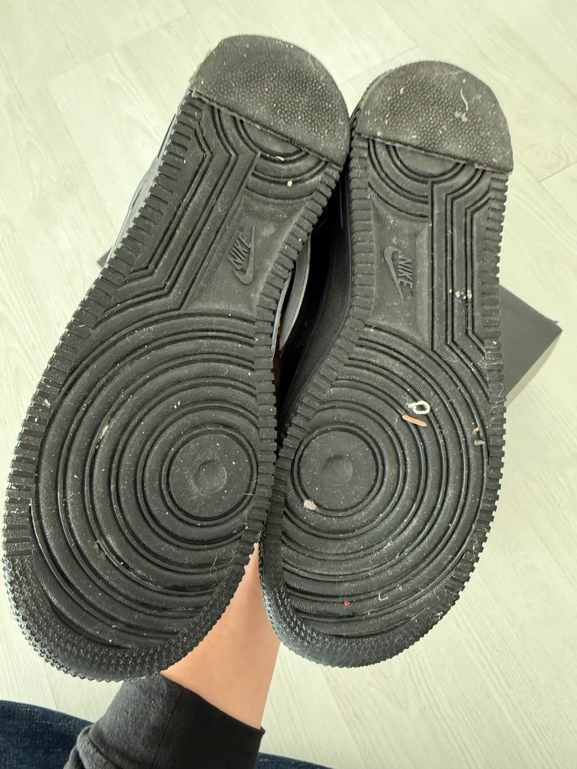 나이키 x 슈프림 에어 포스 1 로우 블랙 265 상품이미지3