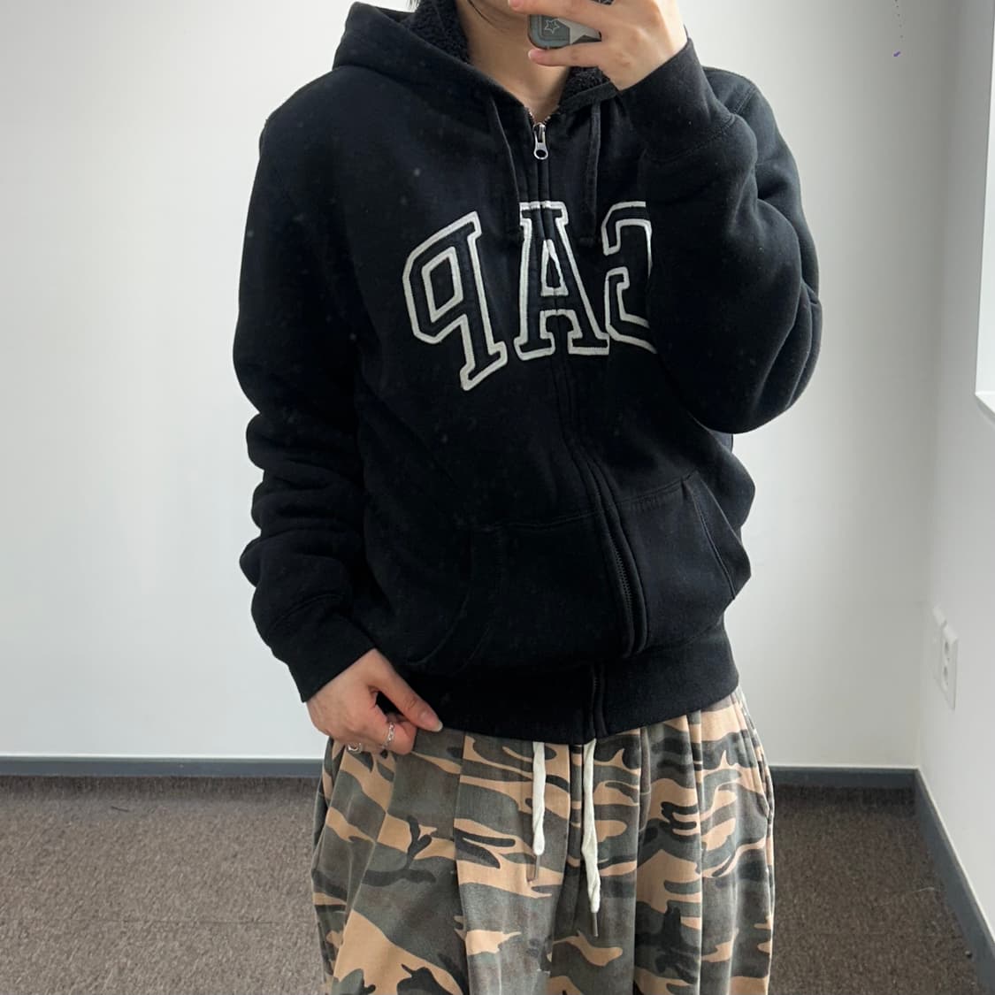 Gap 갭 블랙 로고 퍼 안감 후드집업 상품이미지2