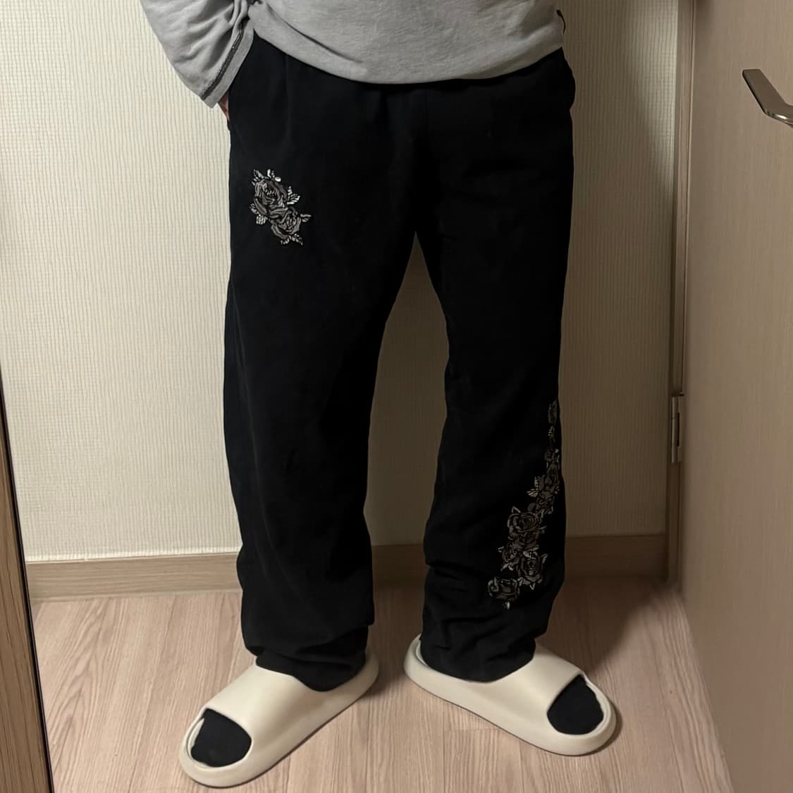 정품 위캔더스 로즈팬츠 장미 자수 블랙 밴딩 바지 상품이미지1