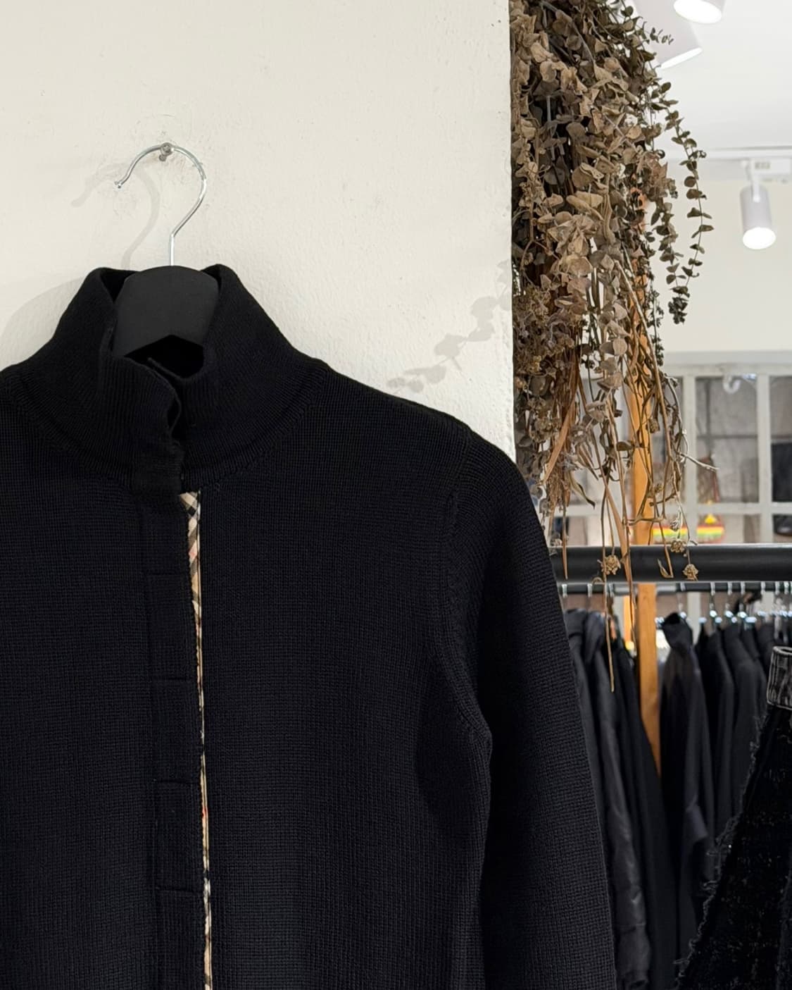 버버리 블랙 울 히든버튼 하이넥 가디건 상품이미지3