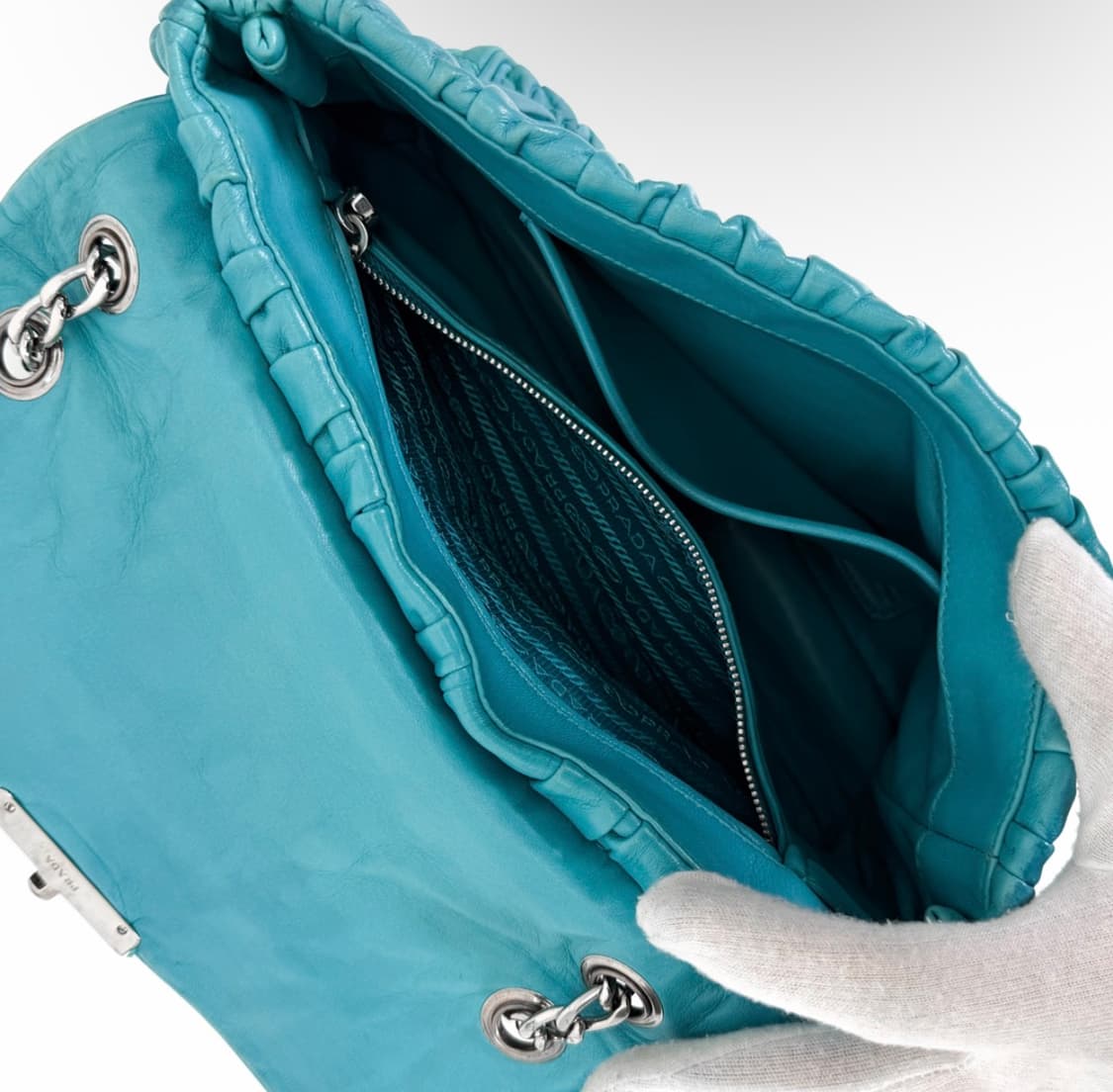 [OS] 프라다 고프레 나파 레더 체인 플랩 숄더백 크로스백 은장 블루 상품이미지9