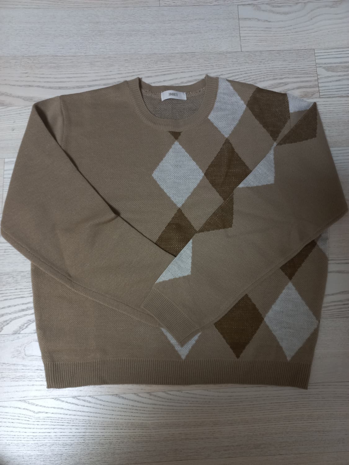 주르티 브라운 패턴 니트 상품이미지1