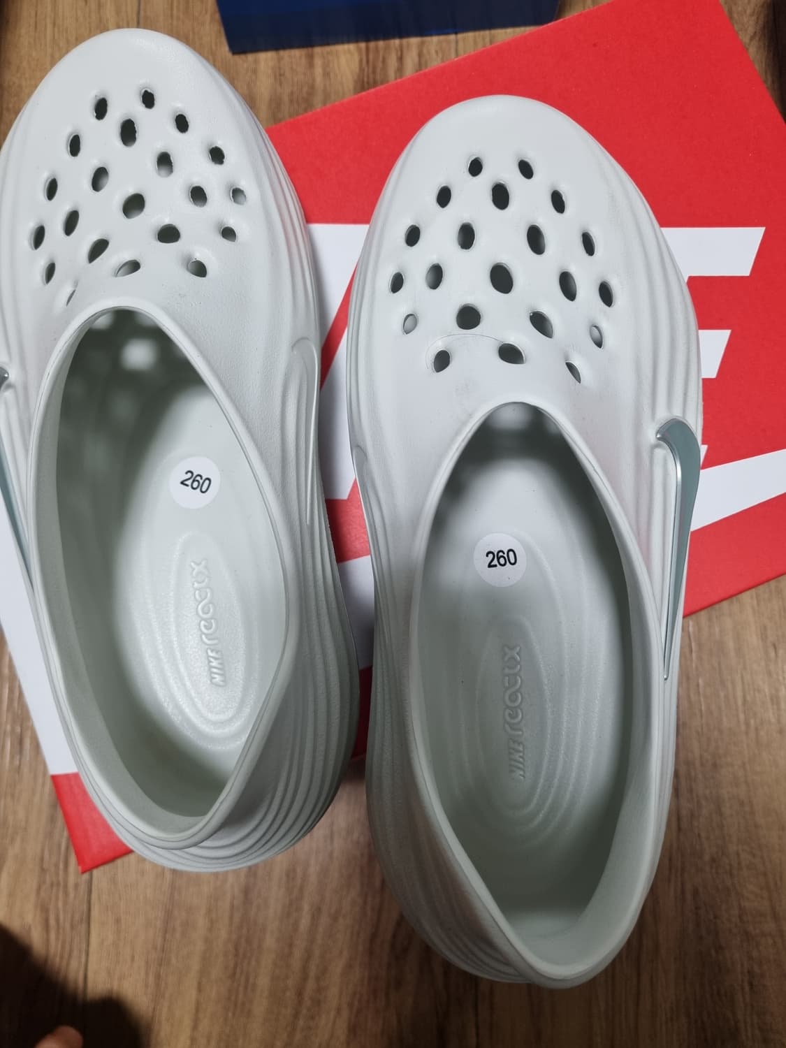 나이키 리액트x리쥬버레이트 260 화이트 상품이미지2