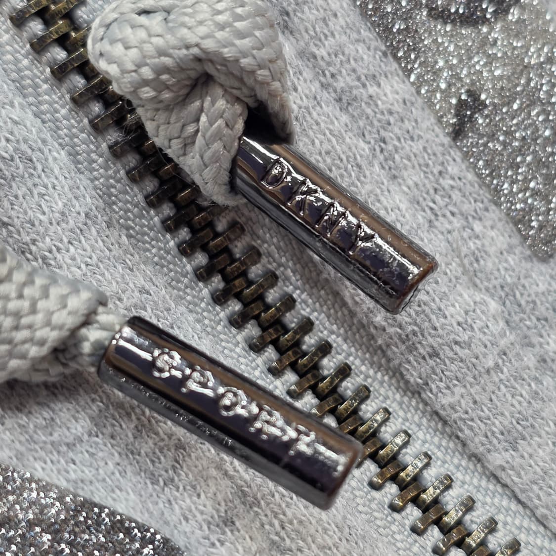 DKNY 스팽글 로고 후드 집업 상품이미지5