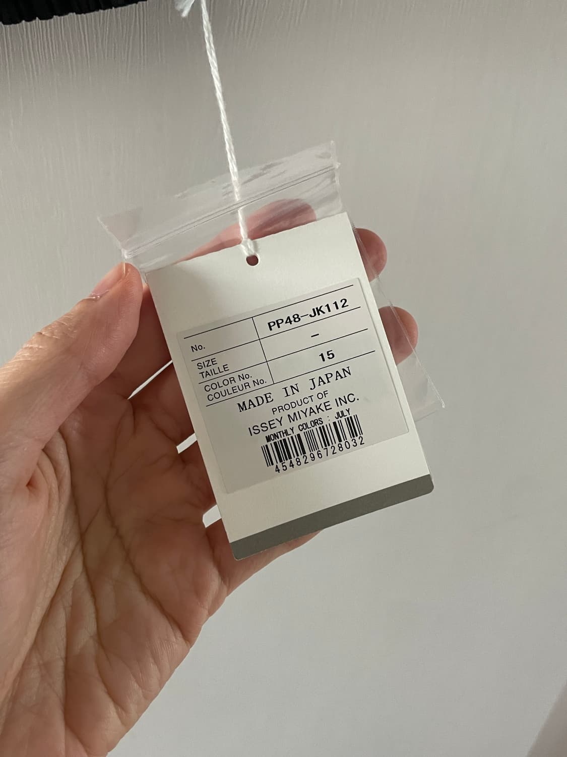 플리츠플리즈 7월 먼슬리 탑 블랙 상품이미지3