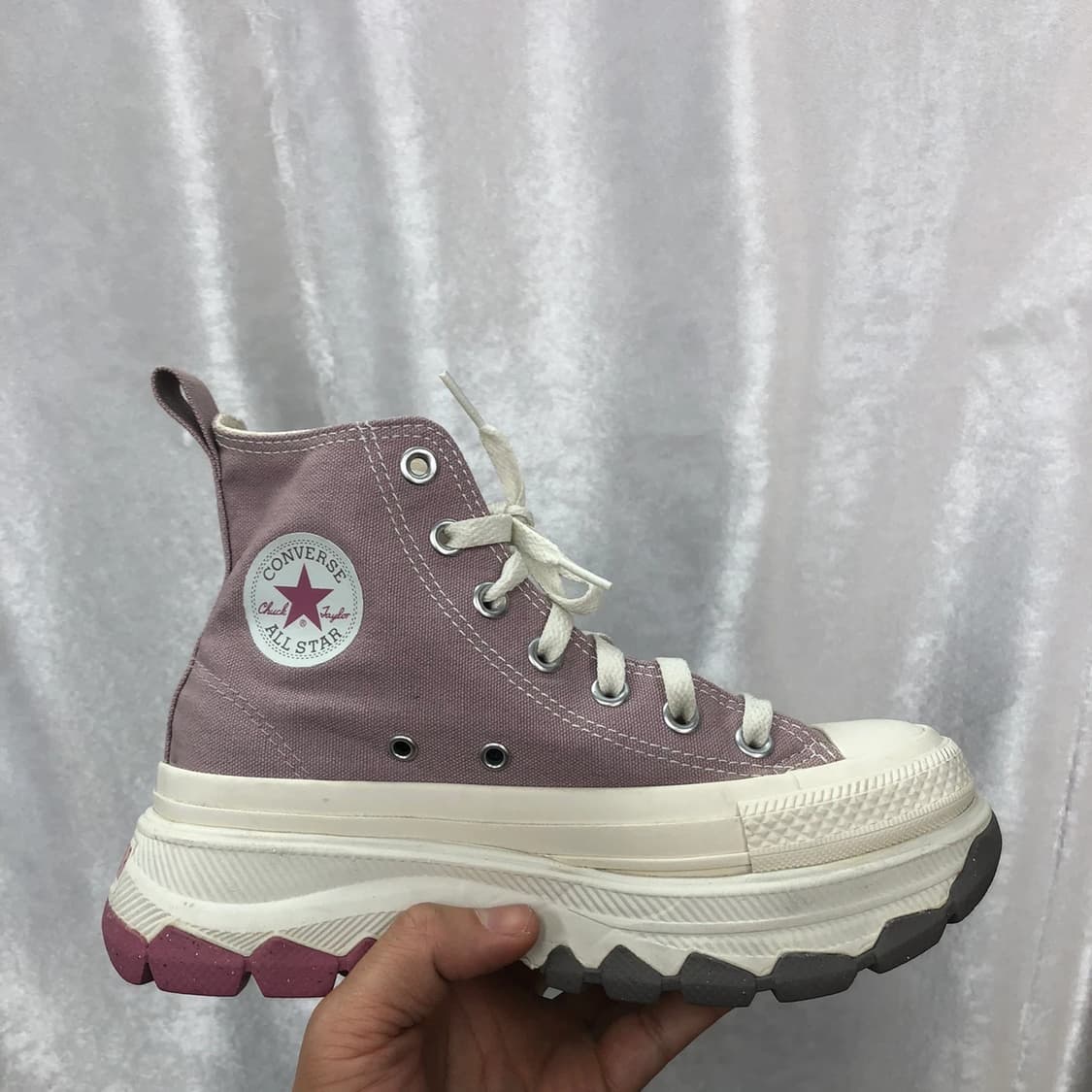 컨버스 올스타 트랙웨이브 스니커즈 사이즈220 팝니다  상품이미지1