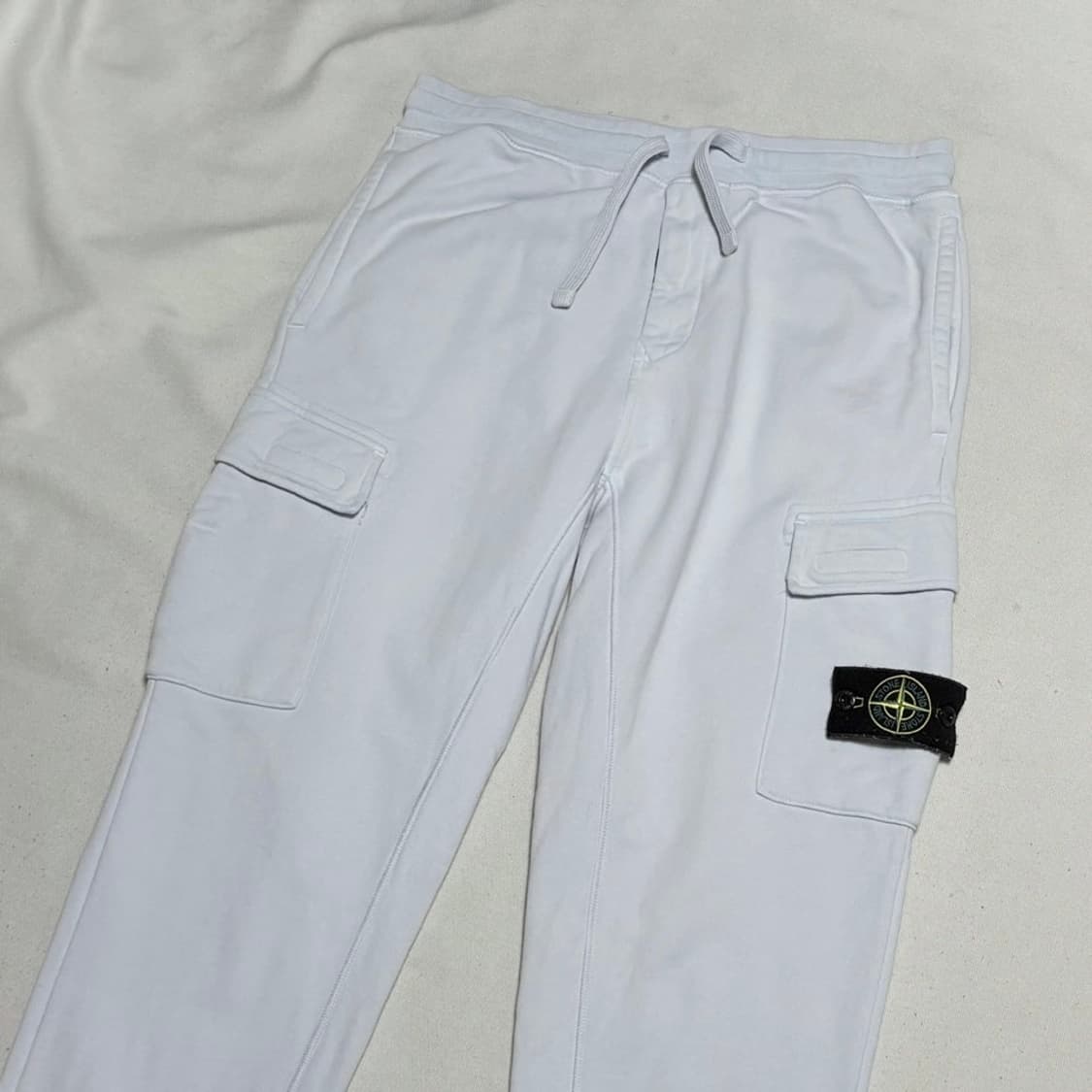 M 스톤아일랜드 화이트 카고 조거 팬츠 상품이미지1