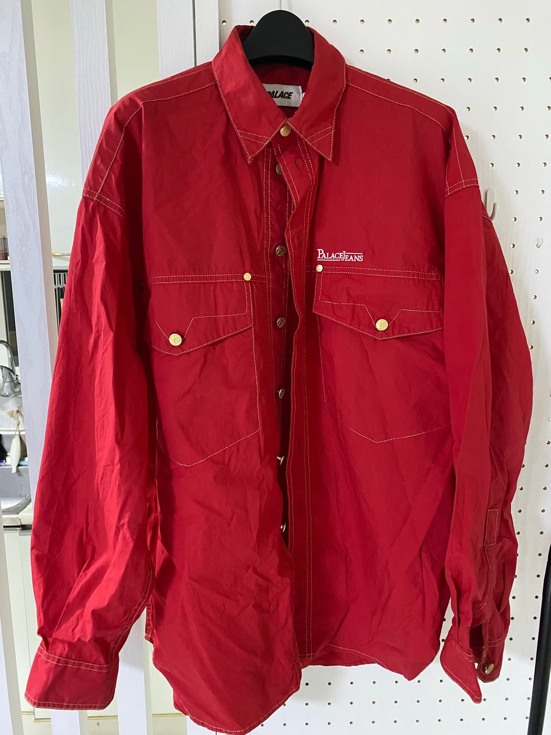 팔라스 레드셔츠 판매합니다 상품이미지1