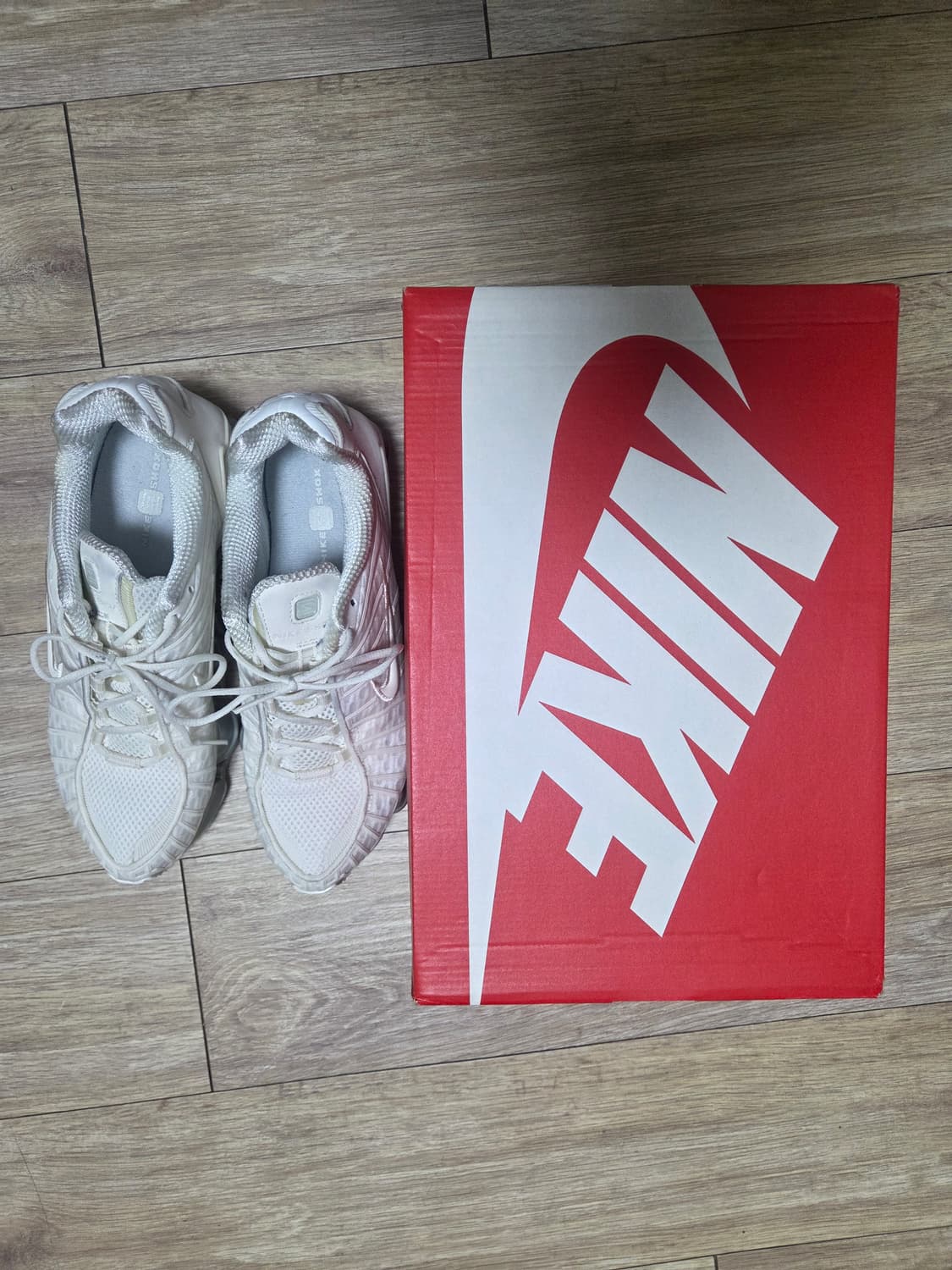 나이키 샥스TL 화이트 260 상품이미지1