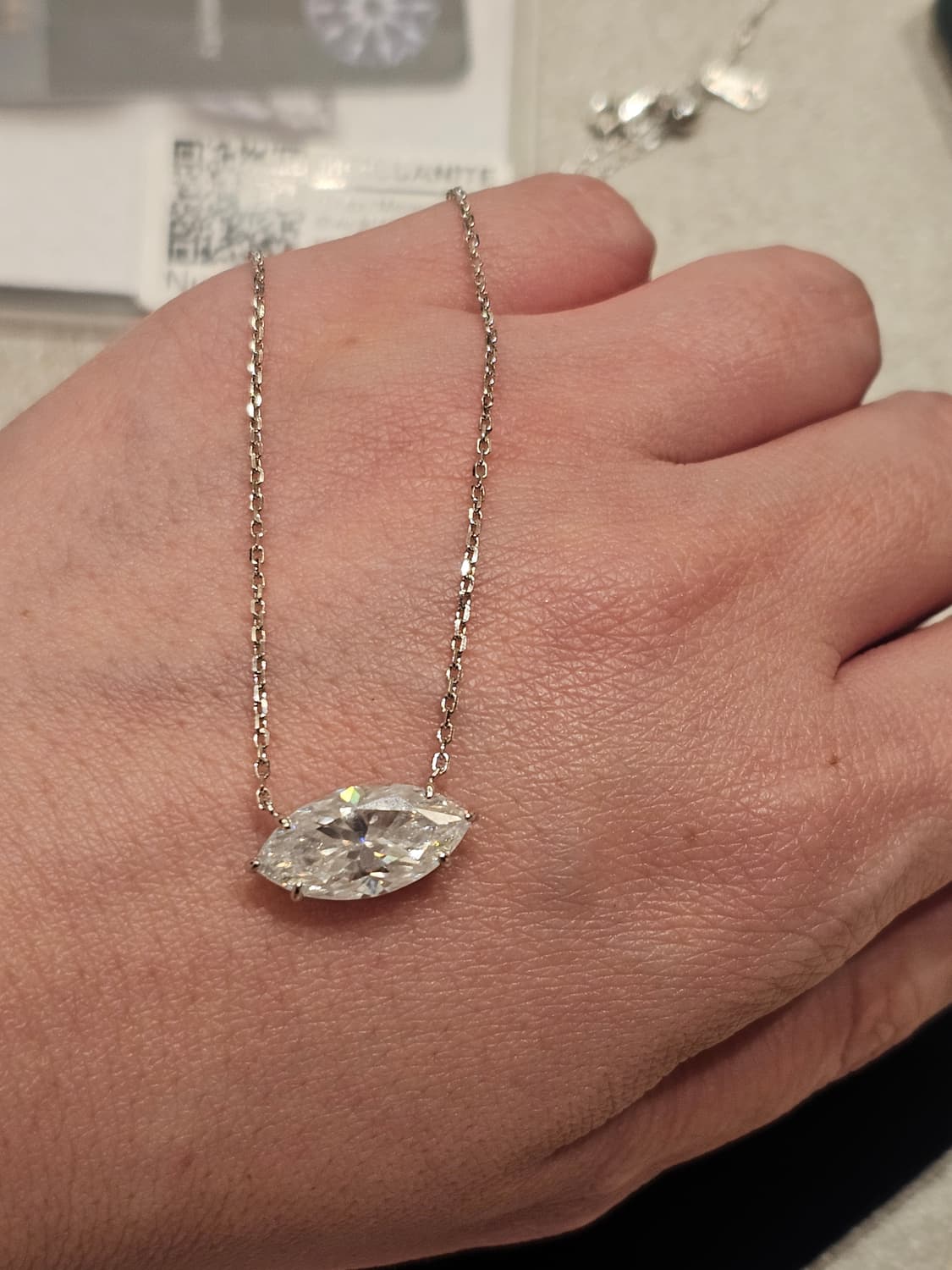 5캐럿 모이사나이트 마퀴즈컷 목걸이 상품이미지1