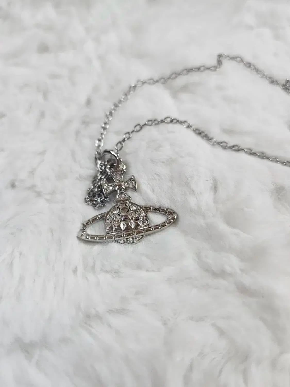 비비안웨스트우드 메이페어 바스 릴리프 팬던트 목걸이 상품이미지2