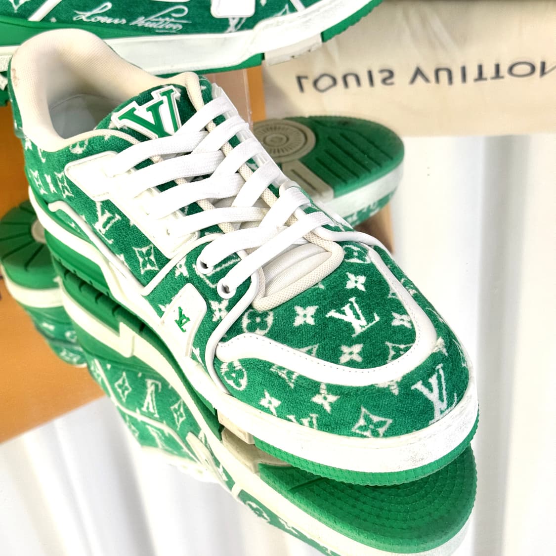 (260) 루이비통 벨벳 트레이너 스니커즈 그린 상품이미지7