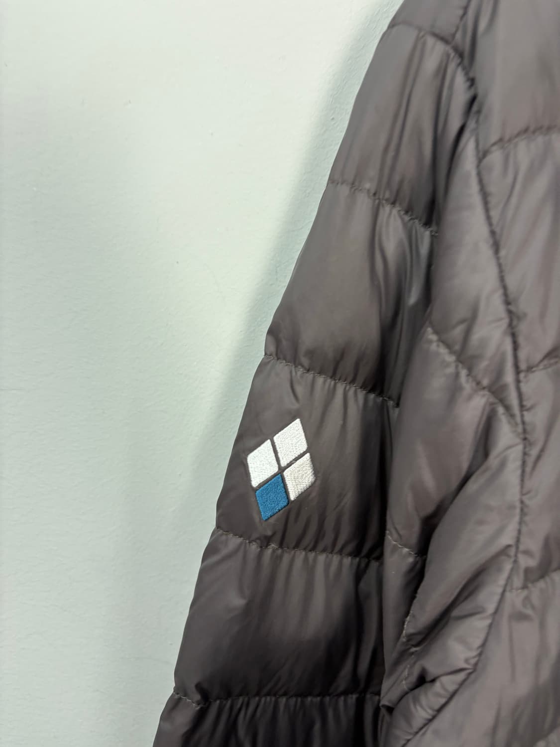 몽벨 구스다운 경량 패딩 자켓 A2735 상품이미지4