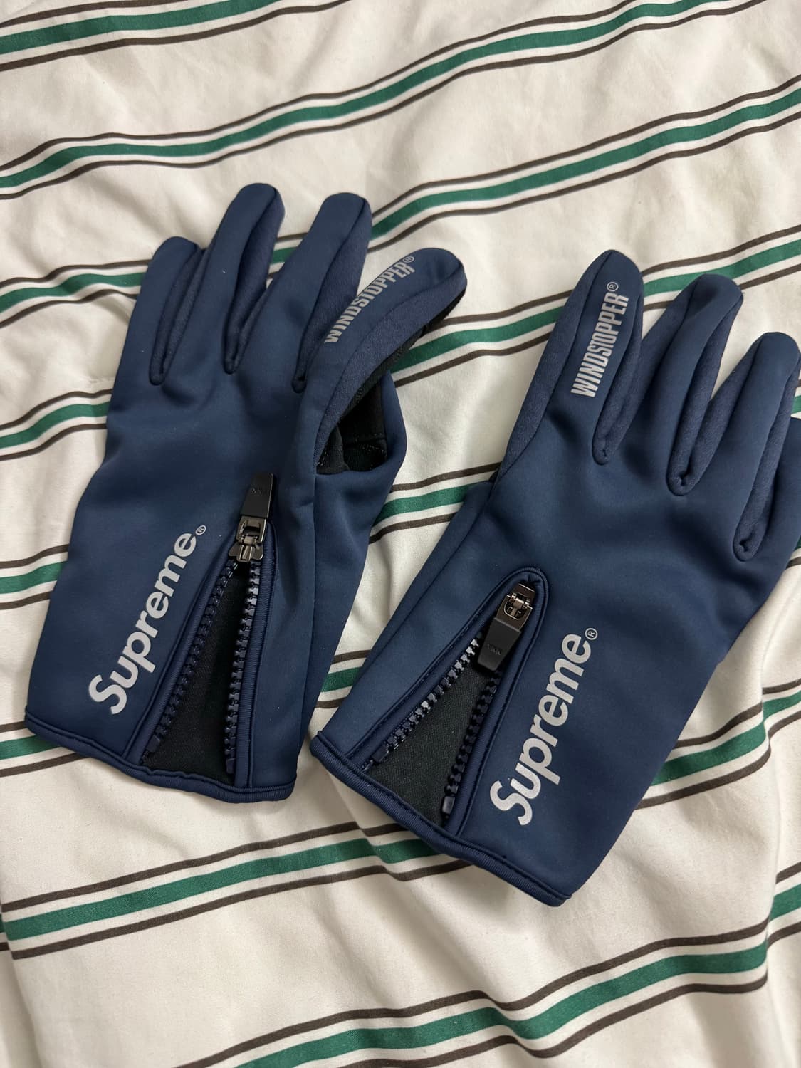 M) 슈프림 윈드스토퍼 집 글러브 상품이미지1