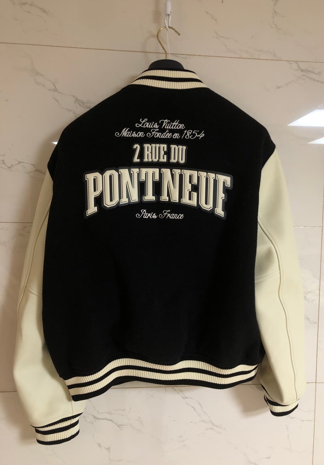 루이비통 레더 시그니처 바시티 자켓 상품이미지2