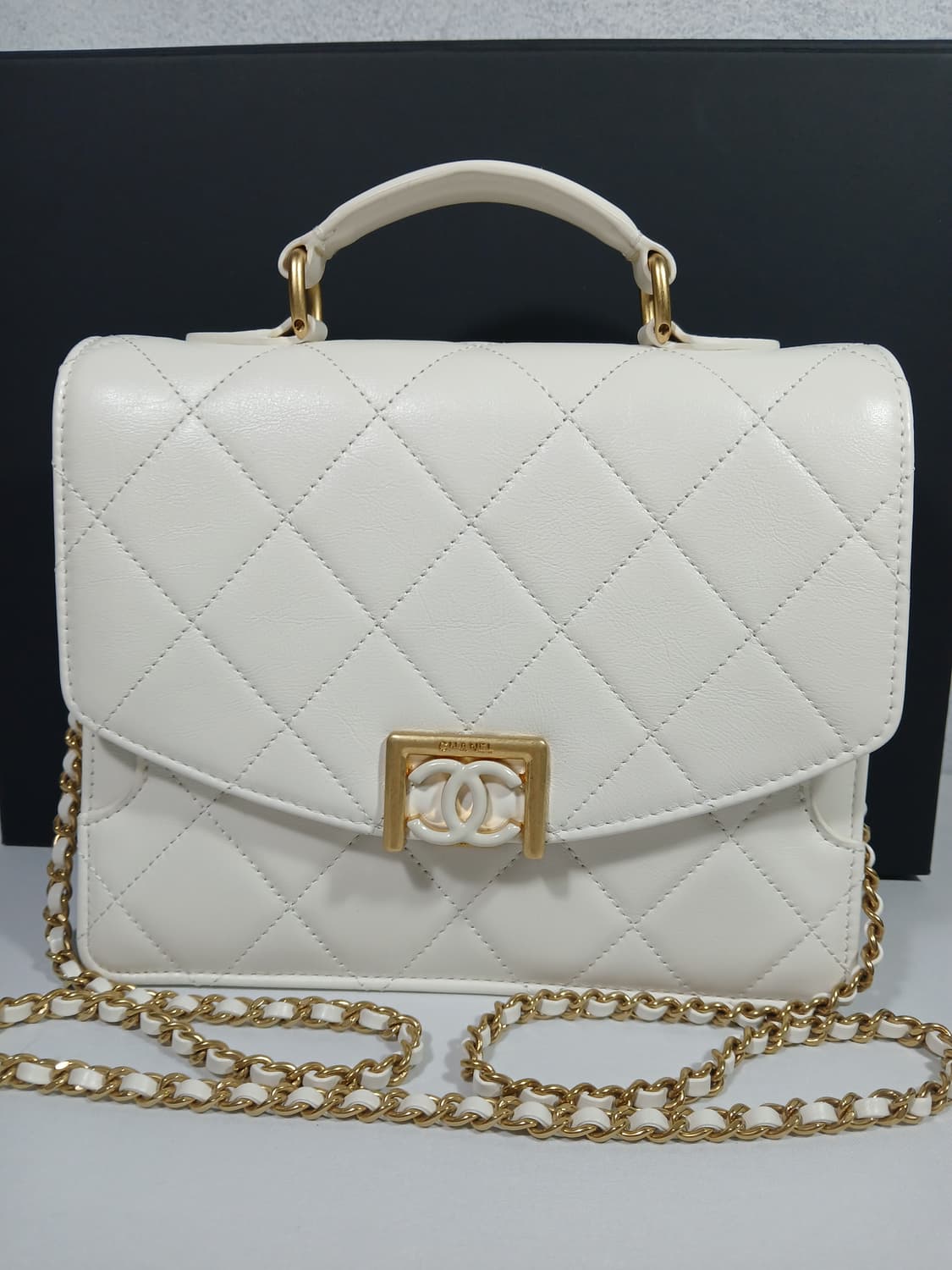 샤넬 23시즌 탑 핸들 플랩백 AS4184 상품이미지2