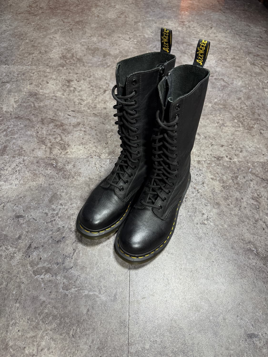 닥터마틴 1490 버지니아 14홀 240 상품이미지2