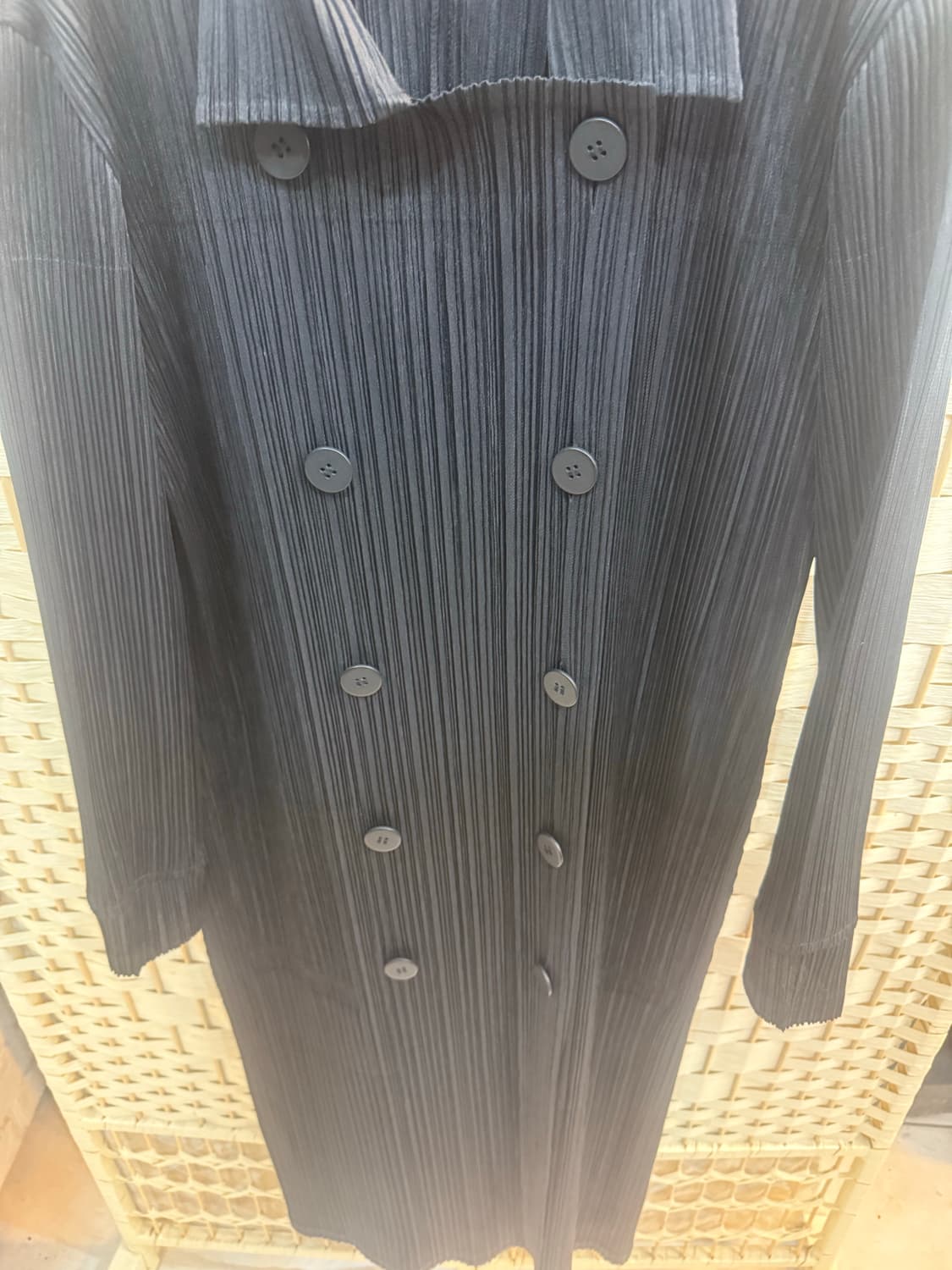 3/66 정품 플리츠플리즈 롱 코트 팝니다 상품이미지2