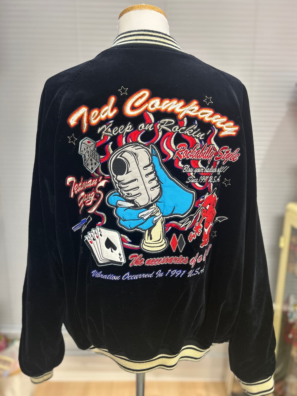 TED COMPANY 테드컴퍼니 양면 자수 수베니어 자켓 44 상품이미지3