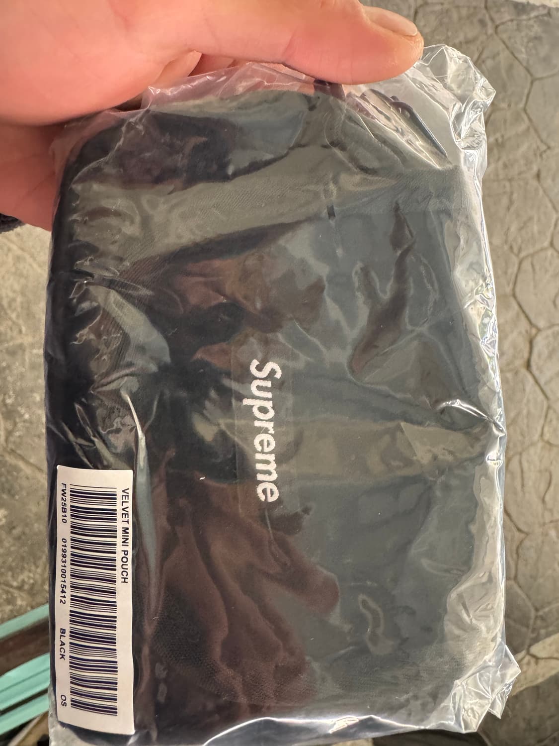 슈프림 벨벳 미니 파우치 블랙 새상품 판매해요 상품이미지2