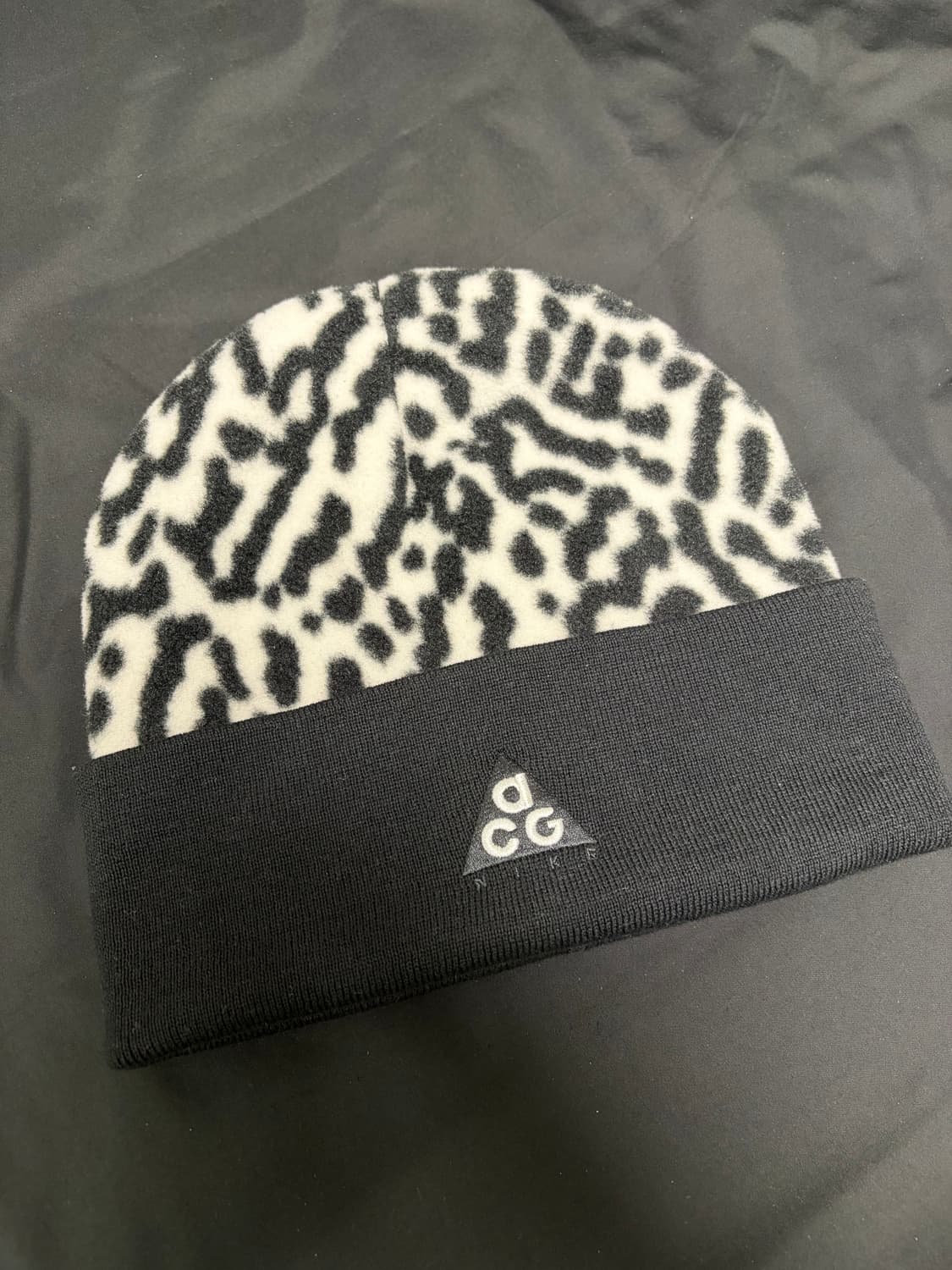 나이키 ACG 레오파드 비니 상품이미지1