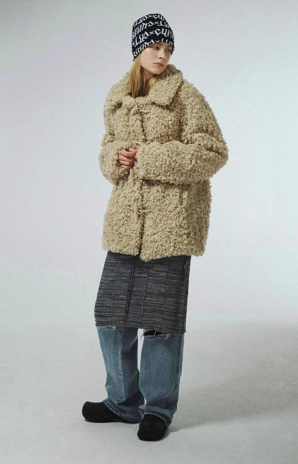 커렌트 퍼자켓 베이지 FLUFFY DUFFLE FUR JACKET 상품이미지2