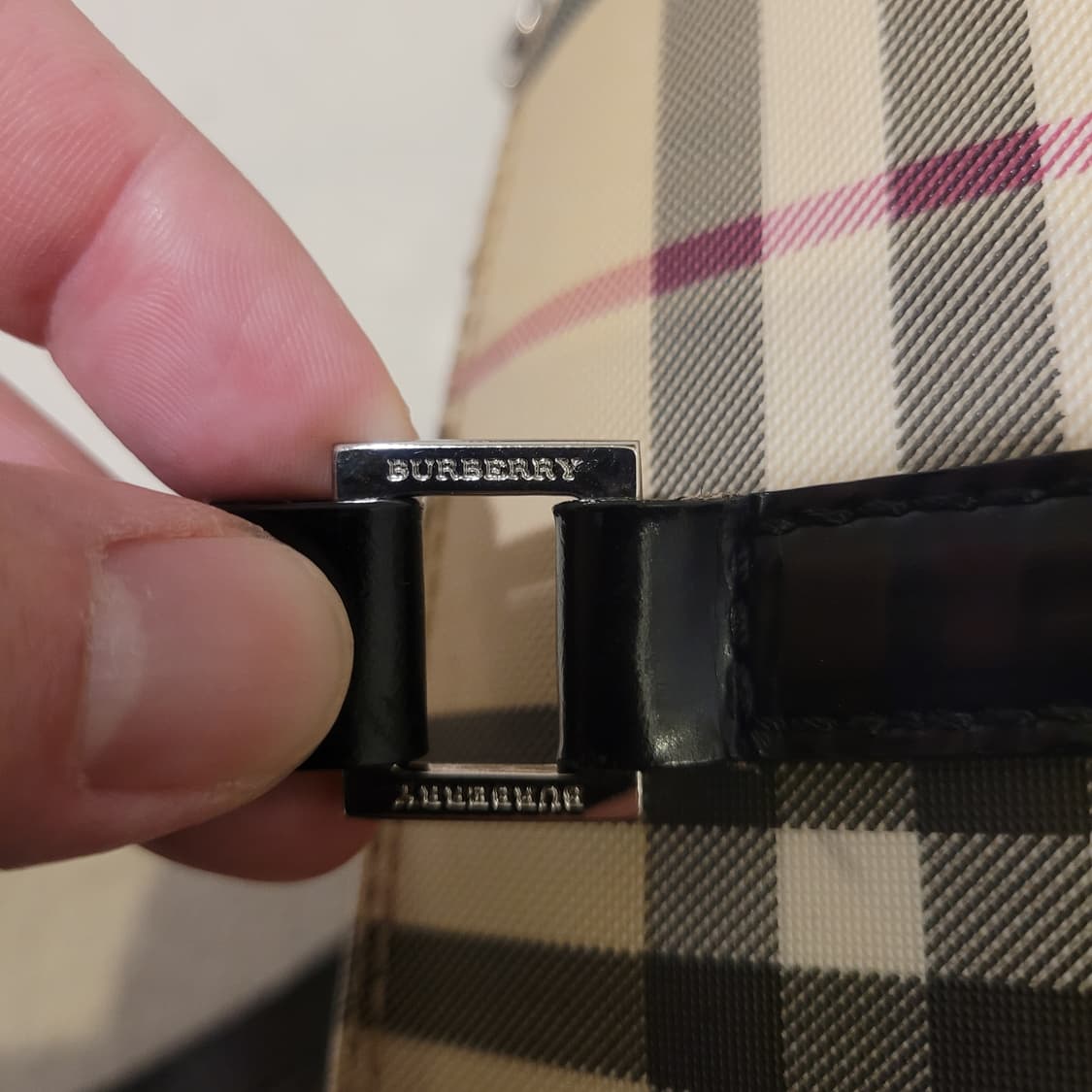 버버리 노바체크 원통 토트백 상품이미지6