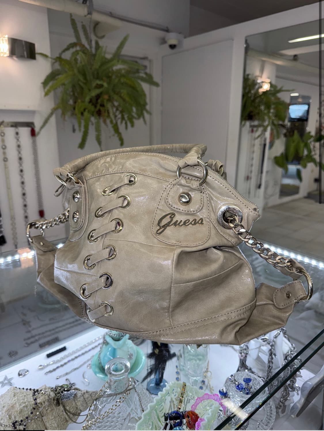 Guess 게스 빈티지 레더 백 상품이미지2