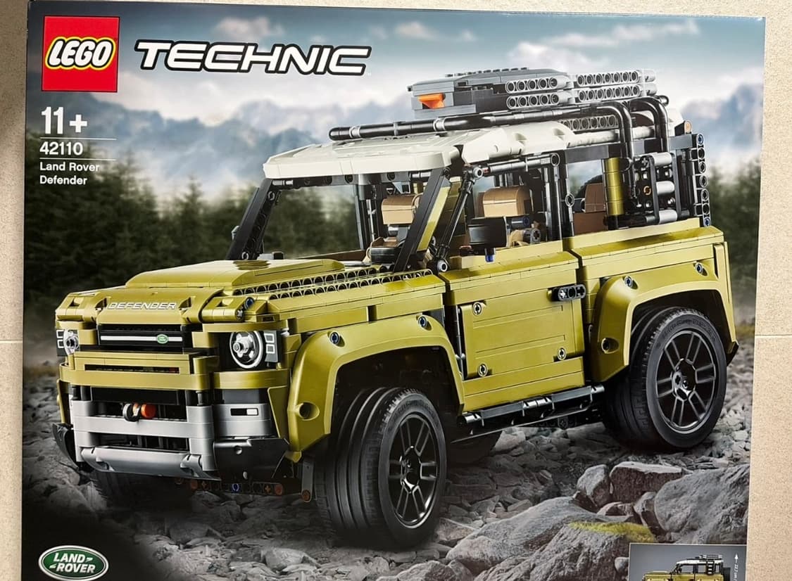 레고 테크닉 랜드로버 디펜더 42110 상품이미지1