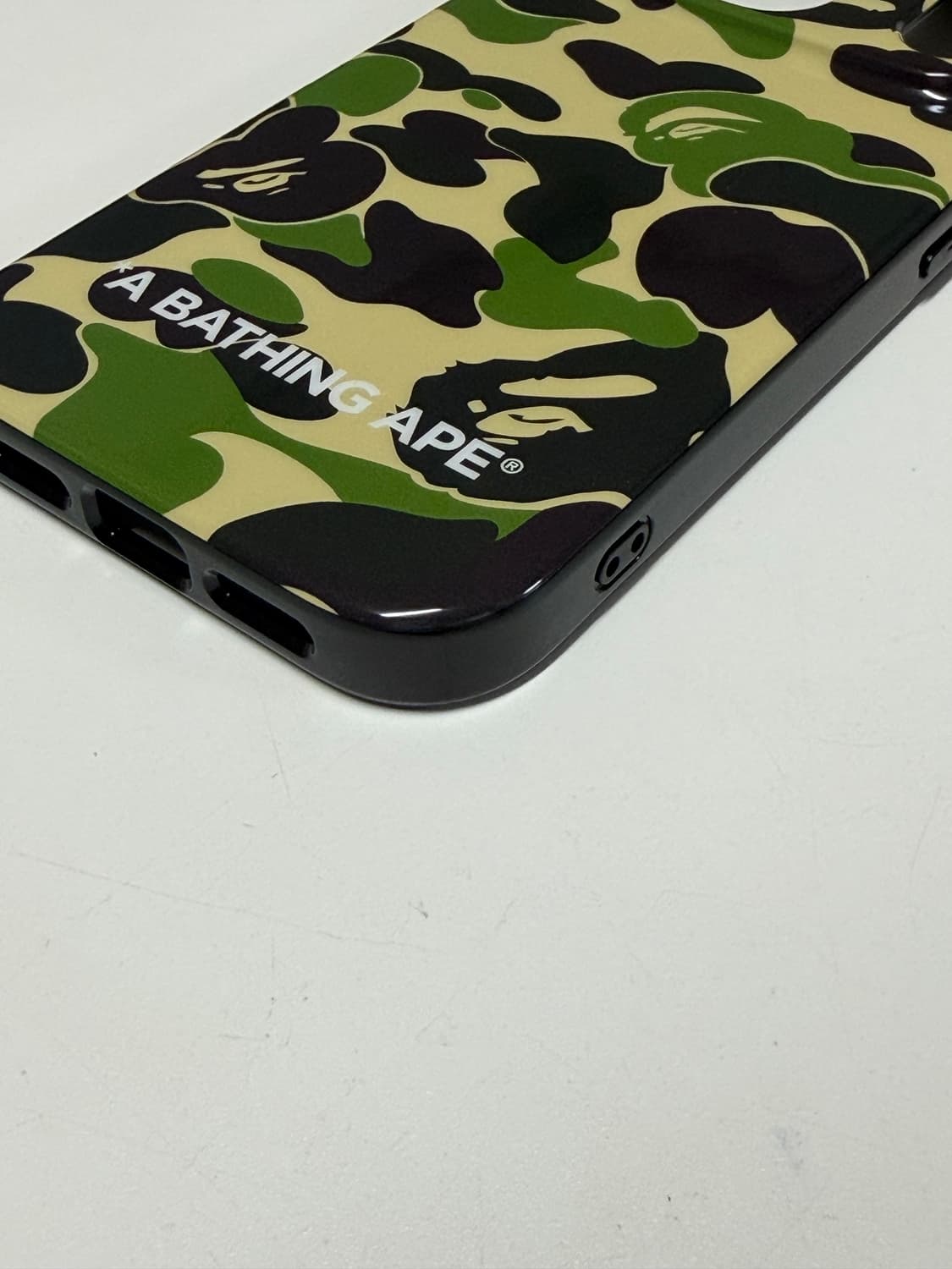 베이프 아이폰17프로 케이스 상품이미지4