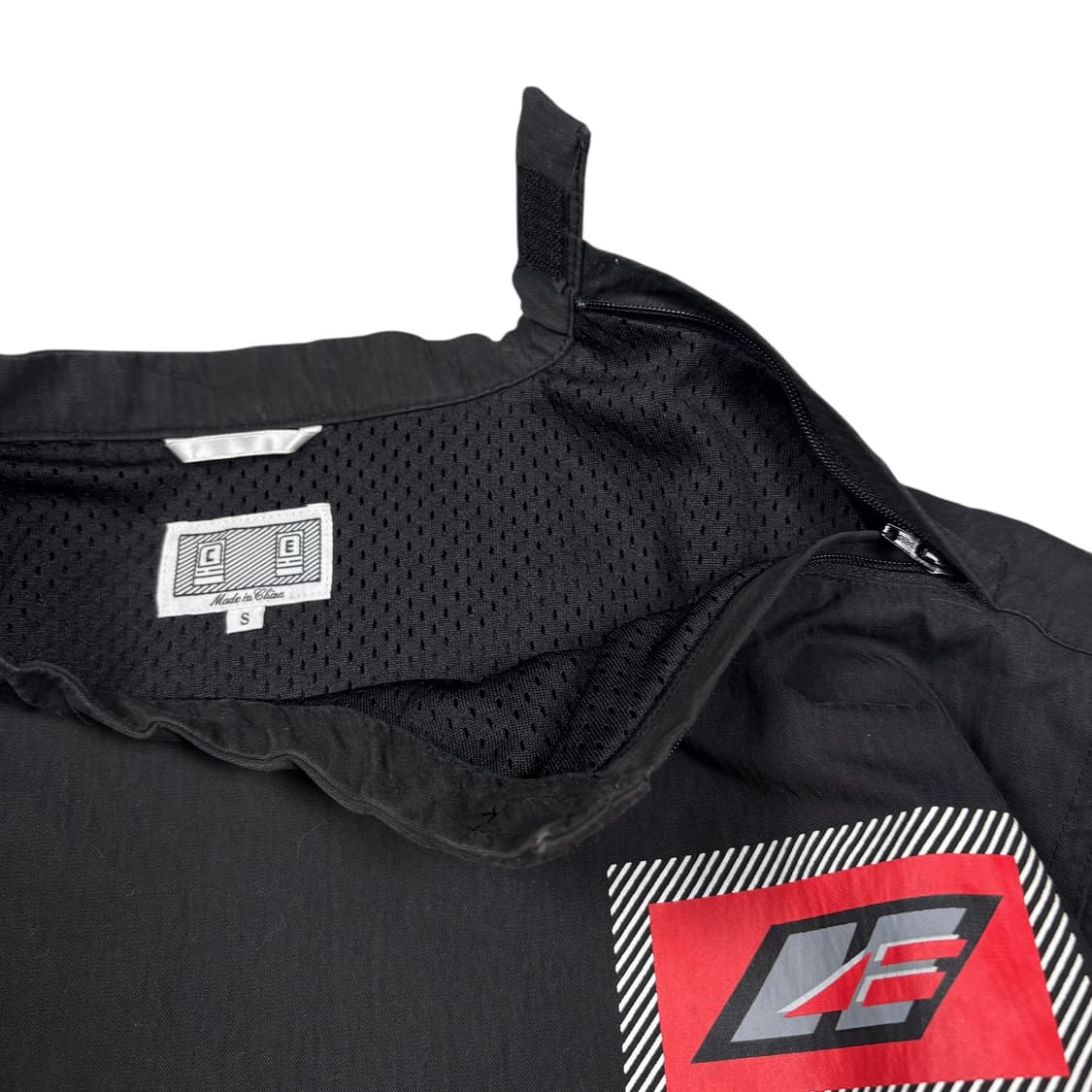 카브엠트 블랙컬러 풀오버 웜업 상품이미지3