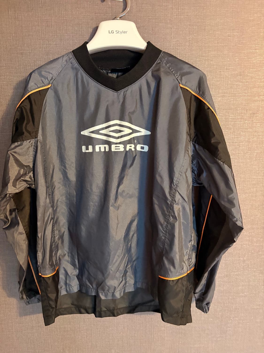 엄브로 UMBRO 바람막이 150 사이즈 상품이미지1
