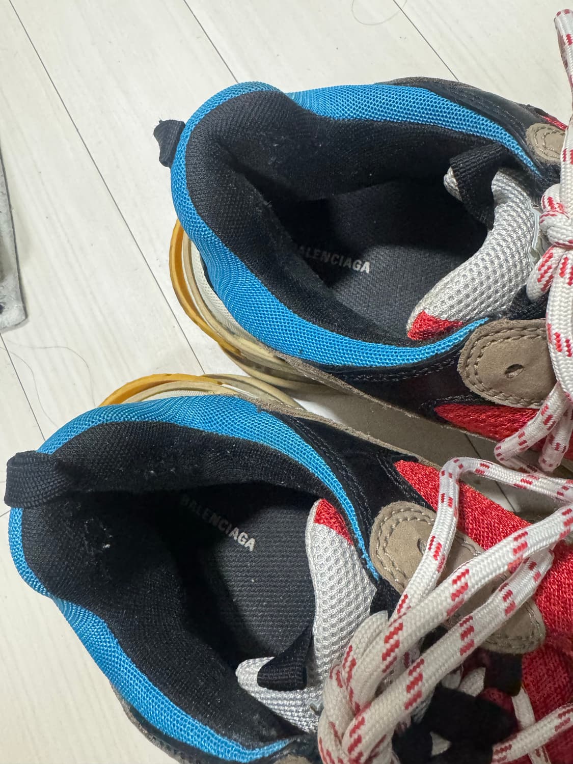 발렌시아가 트리플s 멀티 43 상품이미지2