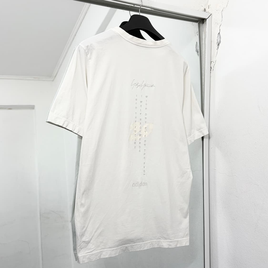 Y-3 요지 야마모토 커메머레이티브 반팔 티셔츠 상품이미지1