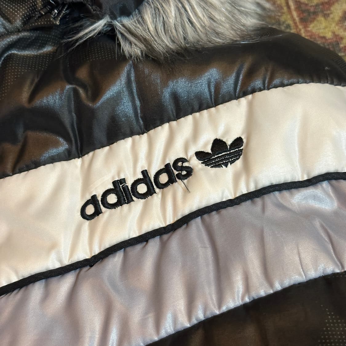 아디다스 빅로고 카모 패딩 상품이미지3