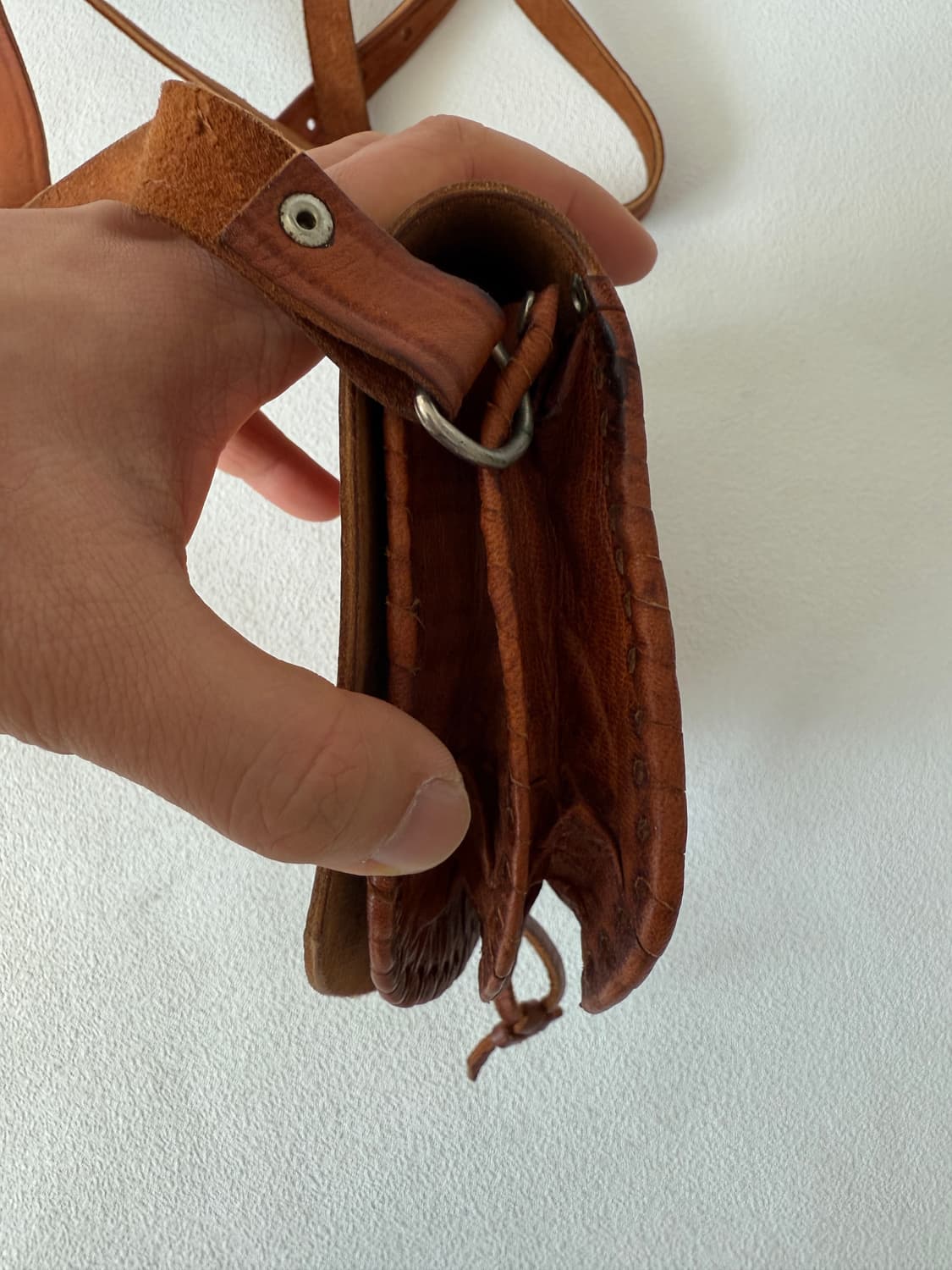 Pre owned 레더 통가죽 크로스백 상품이미지3