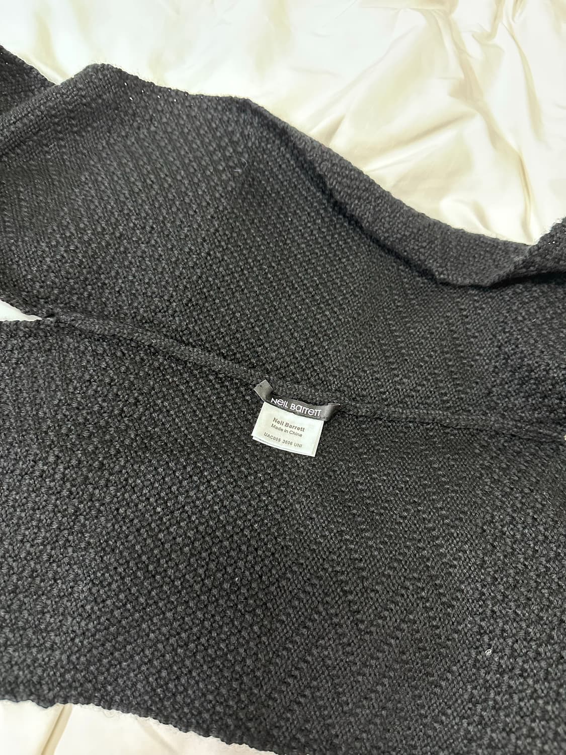 [새상품]닐바렛(Neil Barrett) 블랙 울 롱머플러  상품이미지3