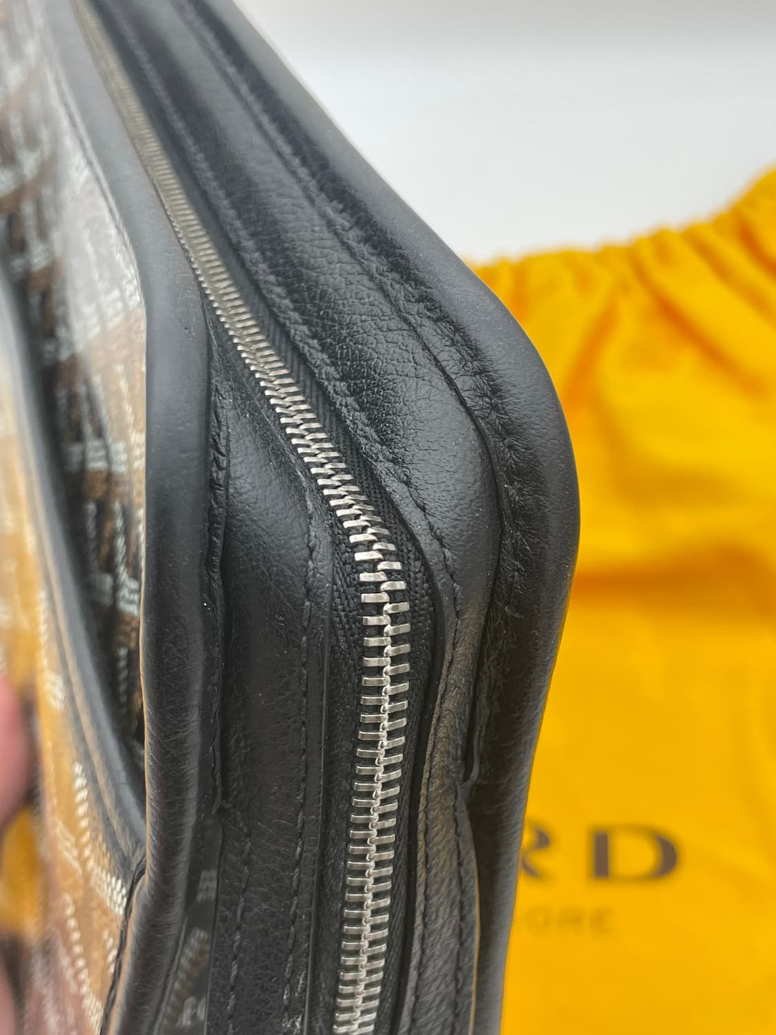 [ 새상품급 / 키링포함 ] 고야드 쥬방스 토일렛백 MM 클러치백 블랙 상품이미지6