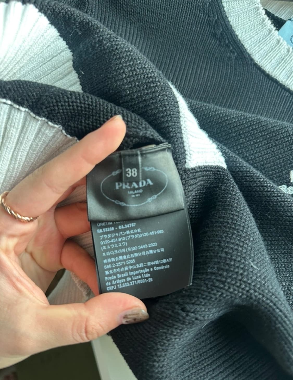 프라다 정품 니트 상품이미지5