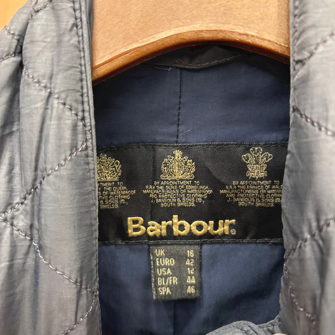 바버 퀄팅 자켓 스탠드 카라 플랩 포켓 디테일 레귤러핏 그레이 상품이미지6