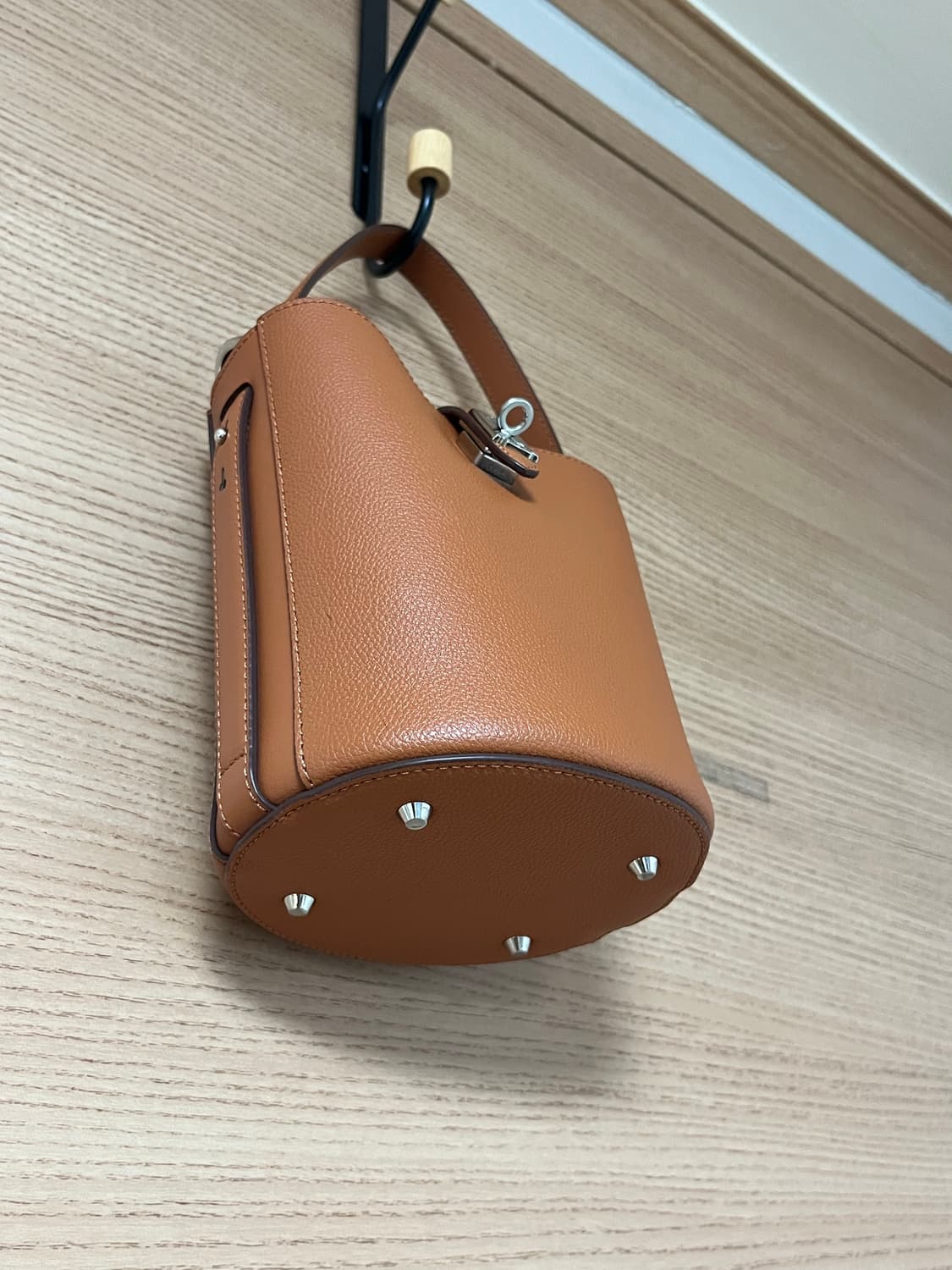 분크 부기 호보 피콜로 가방 브라운 상품이미지4